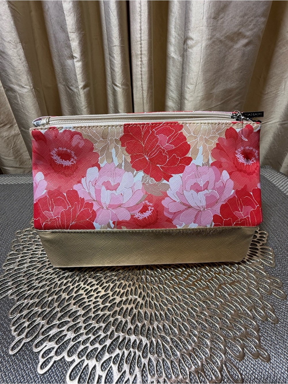 Tahari Floral Cosmetic/Makeup Bag - Pink & Gold Metallic with 3 Travel bottles - Picture 3 of 10